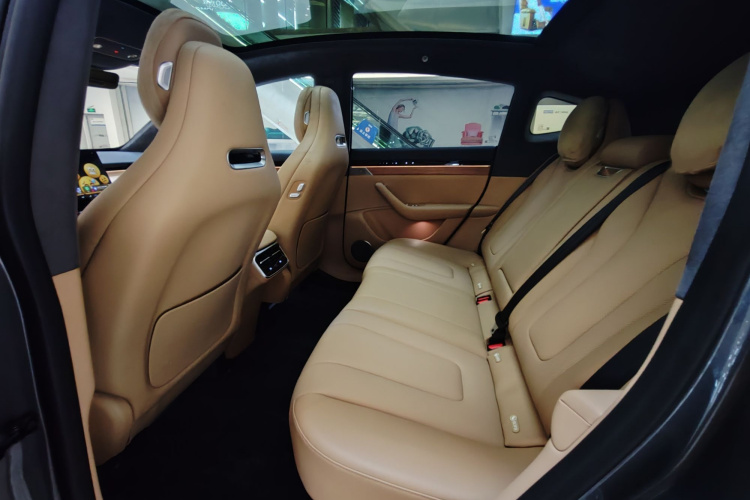 鸿蒙智行 智界R7 2025款 增程 331km Ultra中控内饰7003