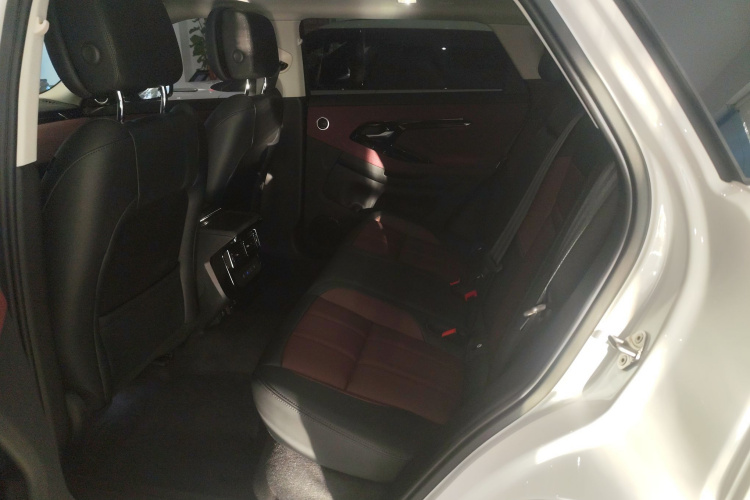 路虎 2024款 揽胜极光L SE 驭光尊耀版中控内饰21