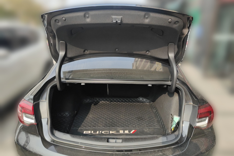 别克 君威 2020款 552T 精英型中控内饰23