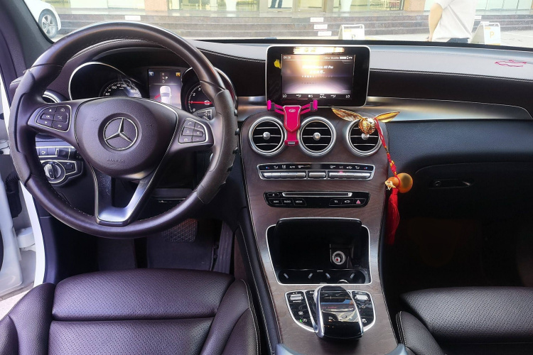 奔驰GLC 2018款 GLC 300 4MATIC 动感型中控内饰7002