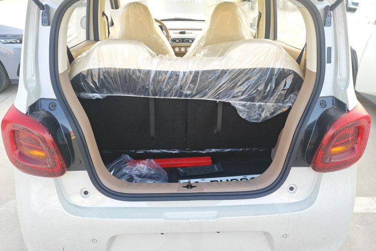 五菱汽车 宏光MINIEV 2025款 四门版 进阶款机舱底盘23