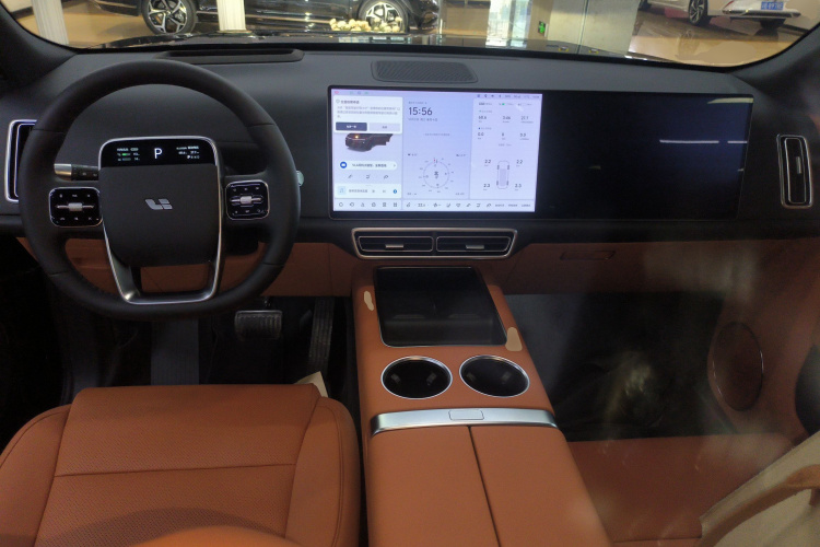 理想汽车 理想L9 2025款 Ultra 智能焕新版中控内饰12