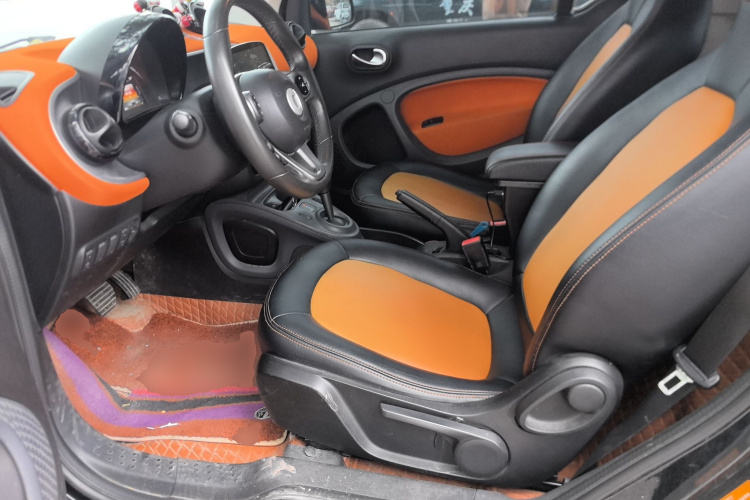 smart fortwo 2015款 1.0L 52千瓦硬顶激情版中控内饰19