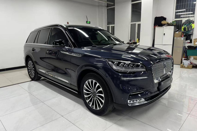 林肯 飞行家 2022款 3.0T V6 四驱尊雅版车身外观3