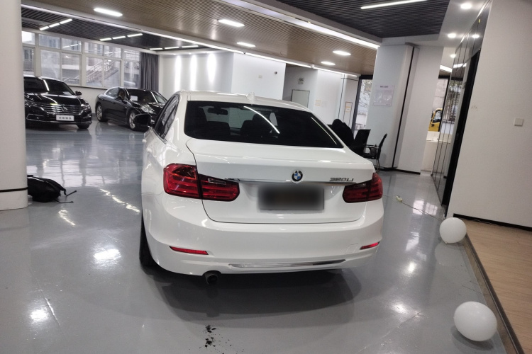 宝马3系 2015款 316Li 时尚型车身外观6