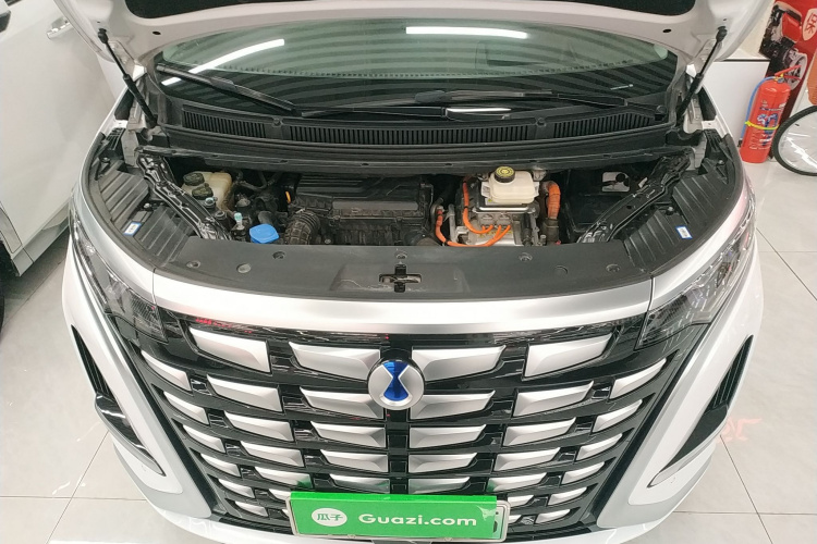 腾势D9 2022款 DM-i 970 四驱尊荣型机舱底盘24