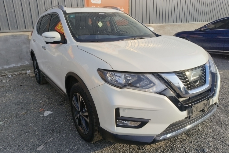 日产 奇骏 2019款 2.5L CVT智联豪华版 4WD车身外观3