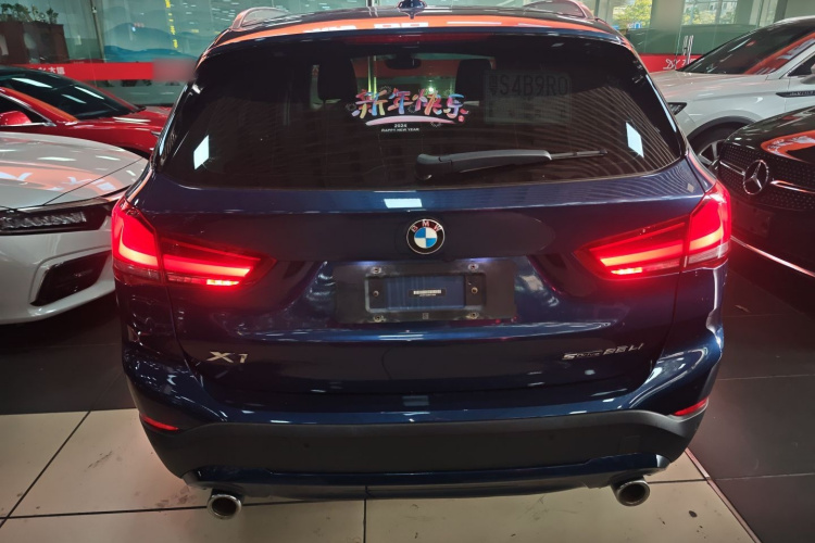 宝马X1 2021款 sDrive25Li 领先型车身外观6004