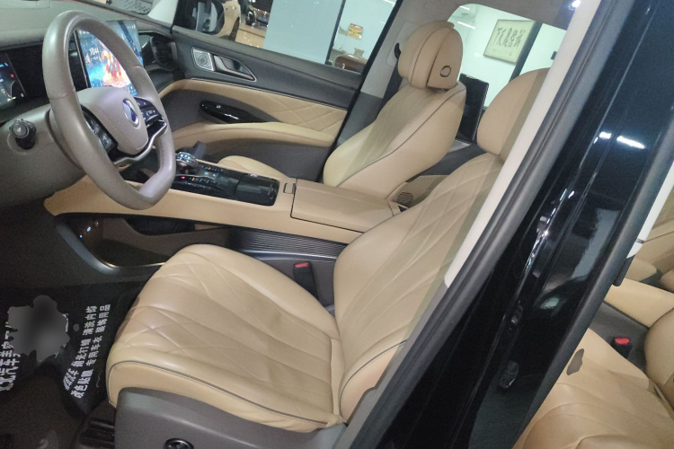 腾势D9 2022款 DM-i 970 四驱旗舰型中控内饰19