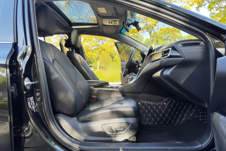 丰田 凯美瑞 2022款 2.0GVP 领先版中控内饰7005