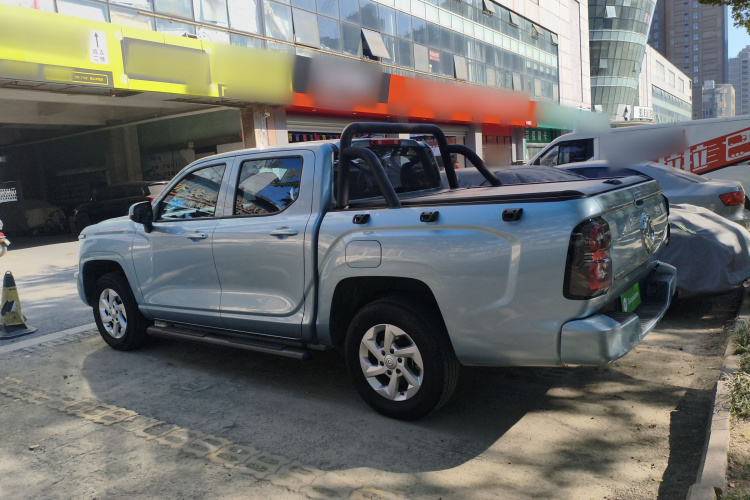 长城 金刚炮 2023款 2.0T自动汽油两驱精英型标箱GW4C20C车身外观4