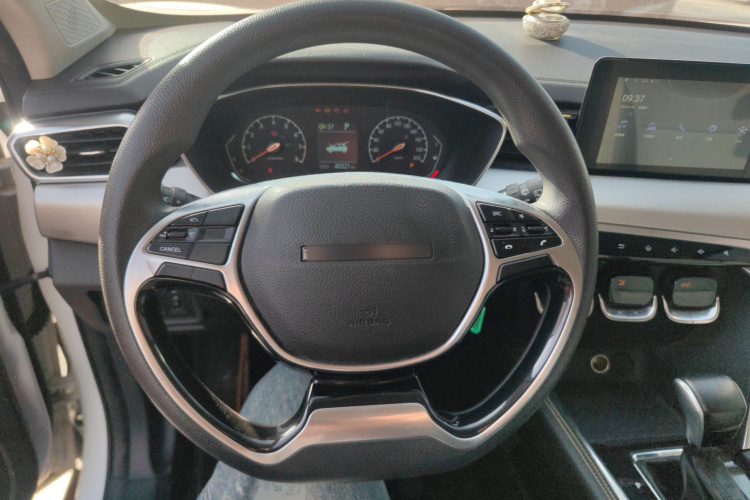 北京汽车 北京X3 2021款 1.5T CVT荣耀版中控内饰13