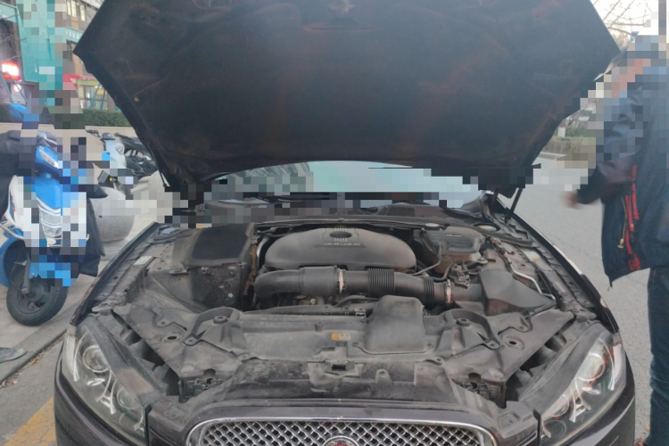 捷豹XF 2015款 XF 2.0T 豪华版局部细节24