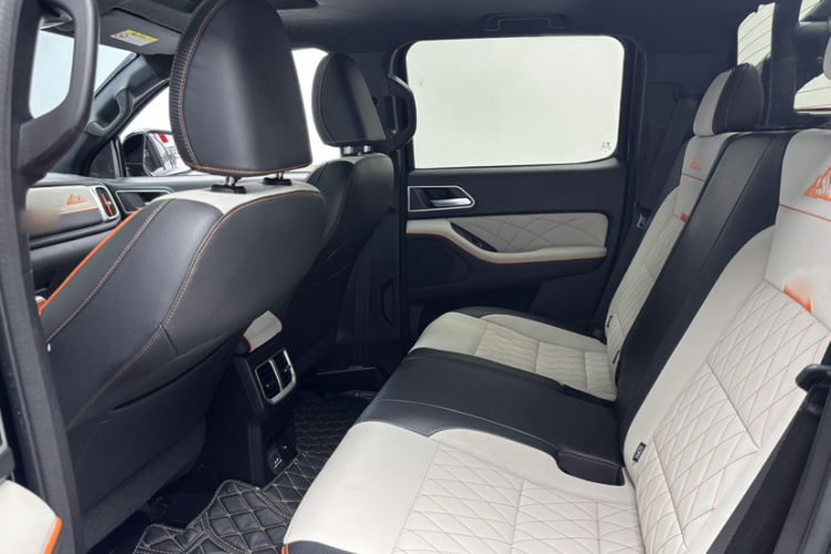 长城 炮 2022款 2.0T黑弹特别版GW4C20B中控内饰7001