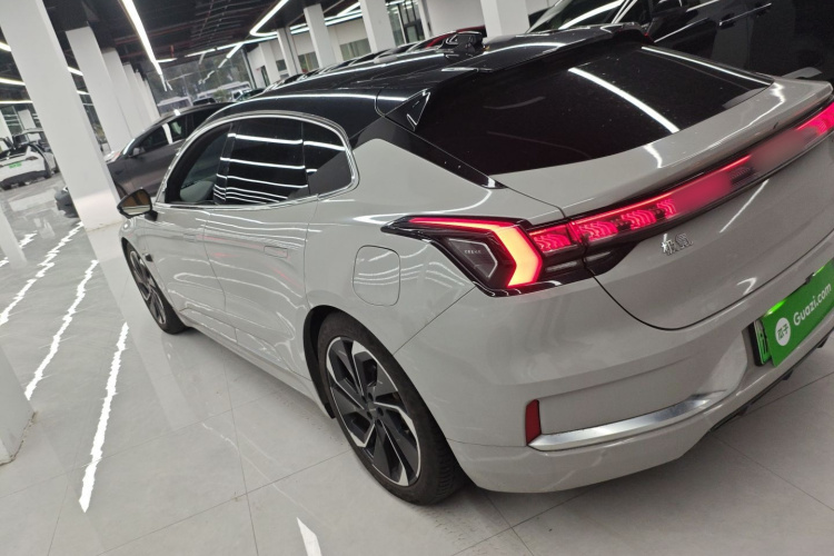 极氪001 2022款 超长续航双电机 YOU版车身外观6003