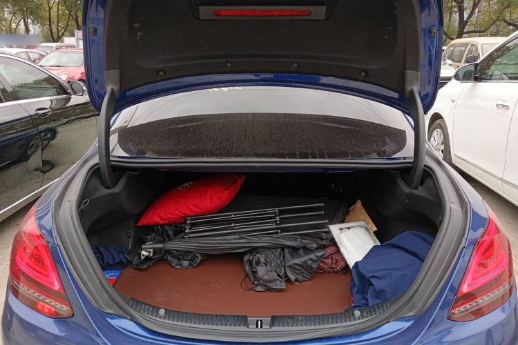 奔驰C级 2019款 C 260 L 运动版局部细节23