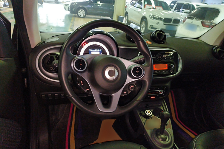 smart fortwo 2019款 0.9T 66千瓦硬顶风擎版 国VI局部细节13