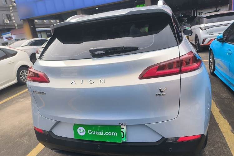 埃安 AION V 2021款 Plus 70 智领版 磷酸铁锂车身外观6