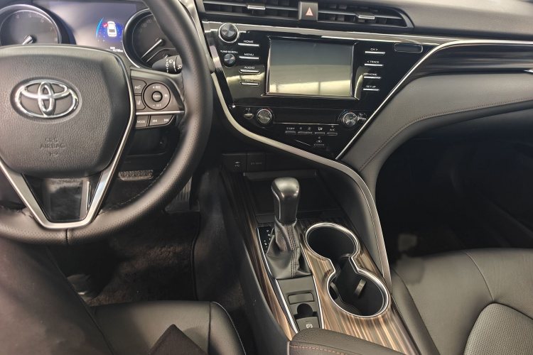 丰田 凯美瑞 2018款 2.0G 豪华版中控内饰7001