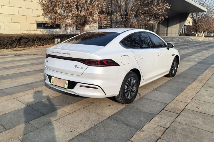 比亚迪 秦PLUS 2024款 荣耀版 DM-i 55KM领先型车身外观6005