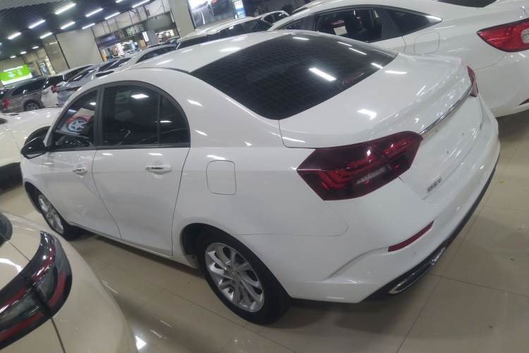 吉利汽车 帝豪 2021款 UP 1.5L CVT豪华型车身外观4