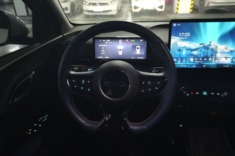 比亚迪 海鸥 2025款 智驾版 305km 自由版中控内饰13