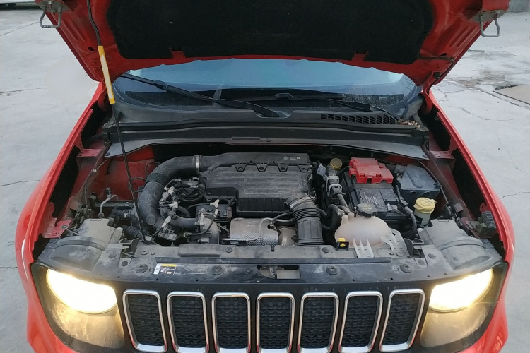 Jeep 自由侠 2019款 220T 自动领先版机舱底盘24