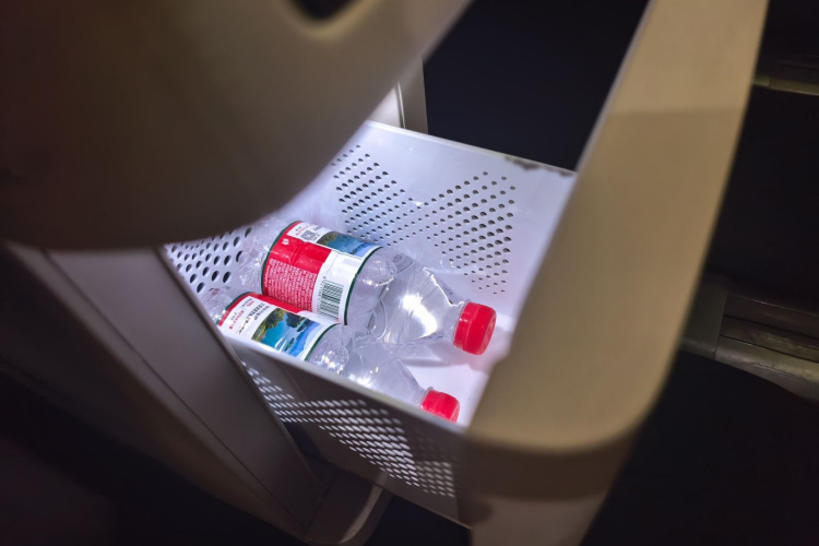 比亚迪 夏 2025款 DM-i 1.5T 180km 超越型局部细节9008