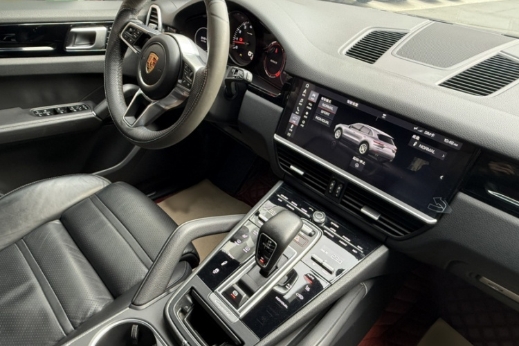 保时捷 2018款 Cayenne 3.0T中控内饰7008
