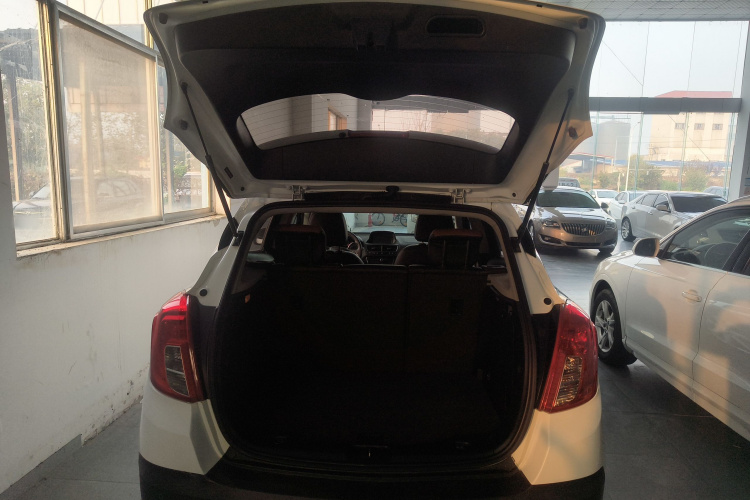 别克 昂科拉 2014款 1.4T 自动四驱全能旗舰型局部细节23