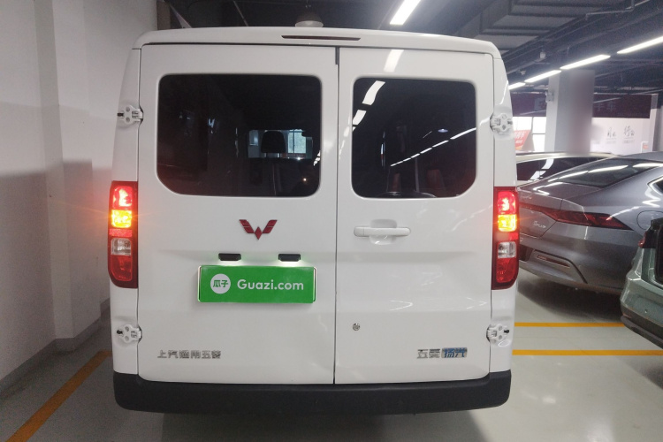 五菱汽车 五菱扬光 2024款 300km 舒适型客车版 60kW车身外观6