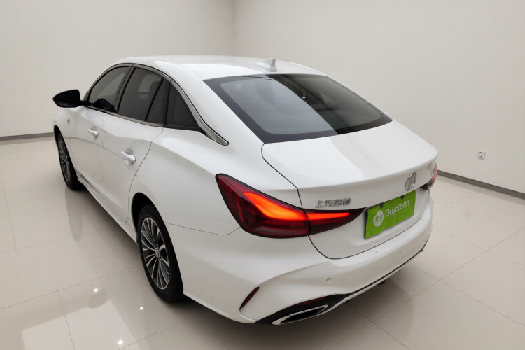 名爵 MG5 2025款 180DVVT 全球豪华版车身外观5