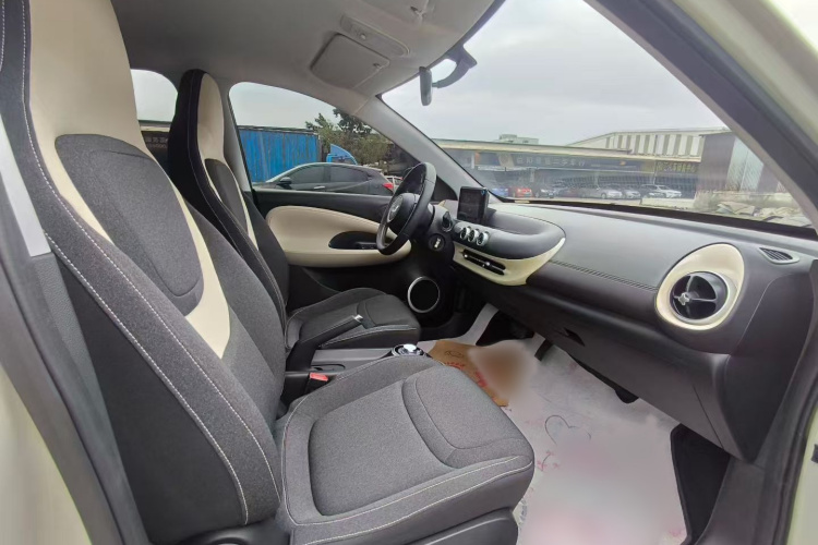 五菱汽车 五菱缤果 2023款 203km 轻享款中控内饰7003