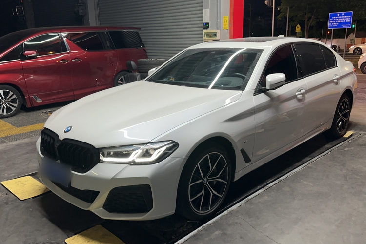 宝马5系 2023款 530Li 尊享型 M运动套装车身外观1