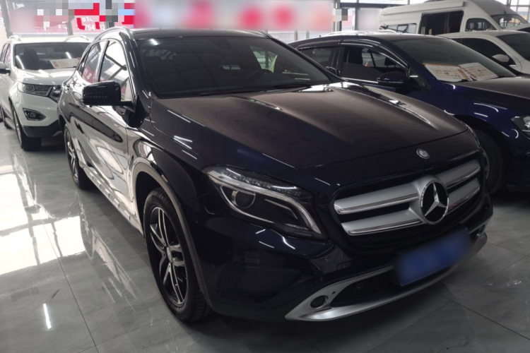 奔驰GLA 2016款 GLA 200 时尚型车身外观3