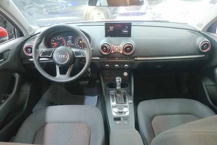 奥迪A3 2017款 Limousine 35 TFSI 进取型中控内饰7002