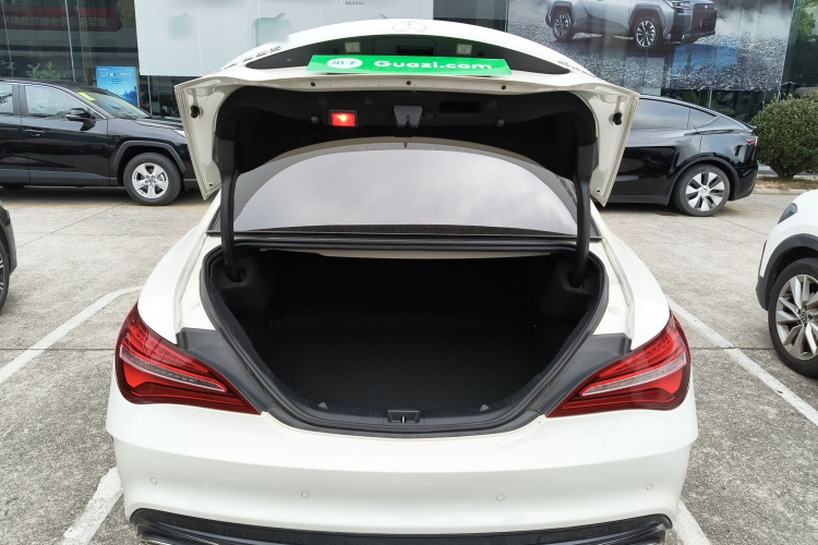 奔驰CLA 2017款 CLA 220 4MATIC机舱底盘23