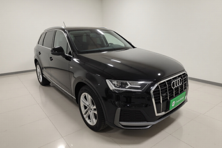 奥迪Q7 2023款 45 TFSI quattro S line运动型车身外观3