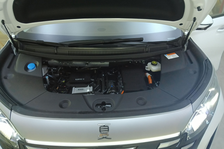 比亚迪 夏 2025款 DM-i 1.5T 180km 超越型局部细节24