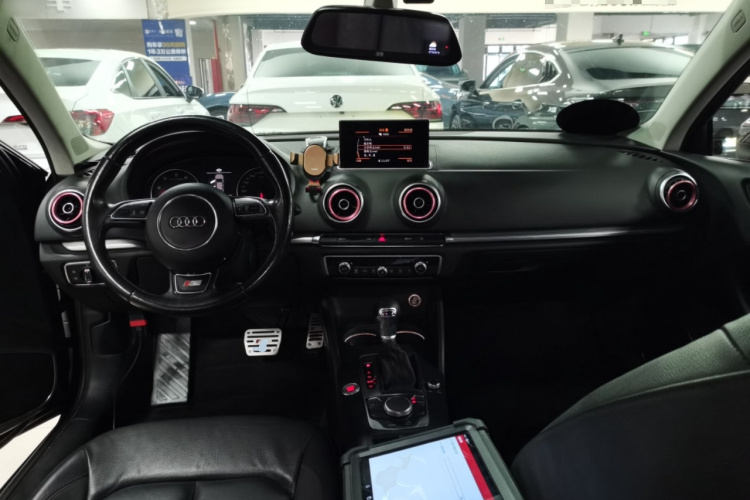 奥迪A3 2014款 Limousine 35 TFSI 自动舒适型中控内饰12