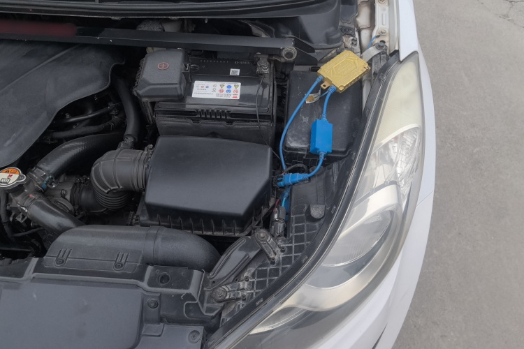 现代 朗动 2012款 1.6L 手动领先型机舱底盘26