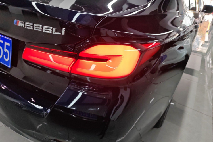 宝马5系 2022款 改款二 525Li M运动套装车身外观6006