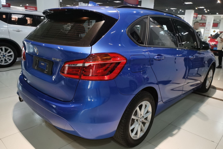 宝马2系旅行车 2018款 218i 时尚型车身外观6005