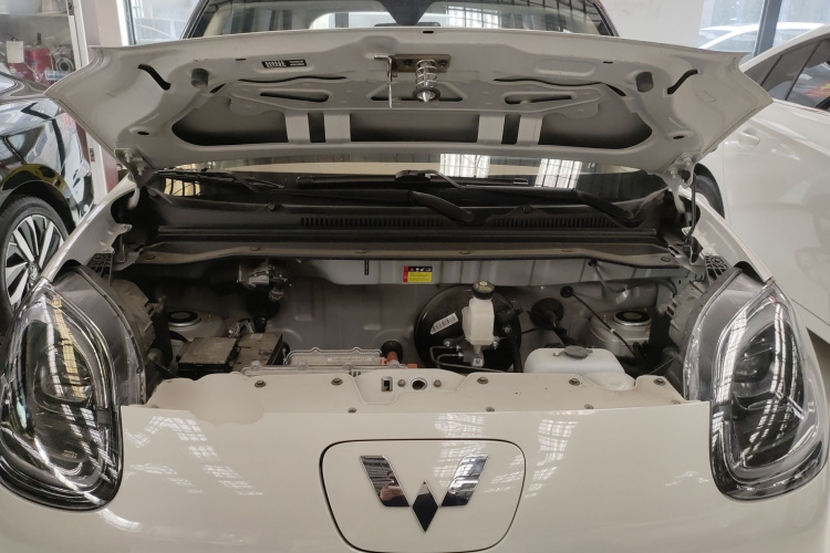 五菱汽车 宏光MINIEV 2025款 四门版 臻享款机舱底盘24