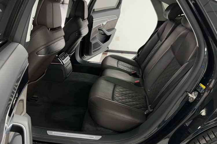 奥迪A8 2021款 A8L 50 TFSI quattro 舒适型中控内饰7002