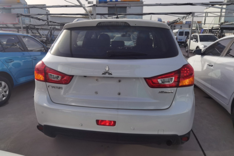 三菱 劲炫ASX 2018款 2.0L CVT两驱尊享版车身外观6