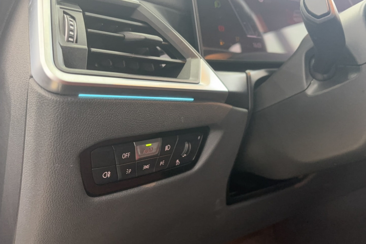 宝马3系 2024款 325Li M运动曜夜套装中控内饰7006