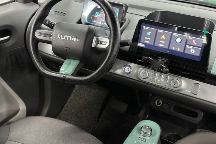 长安启源 长安Lumin 2022款 210km 香甜款中控内饰7010