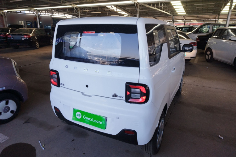 吉利银河 2024款 熊猫mini 200km 耐力熊车身外观7