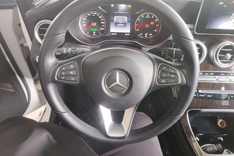 奔驰GLC 2018款 改款 GLC 260 4MATIC 动感型中控内饰13